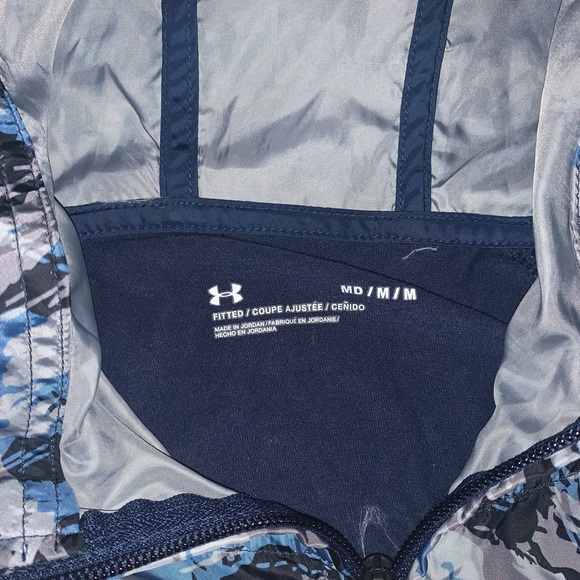 Under Armor Pull Over - Picture 2 of 2